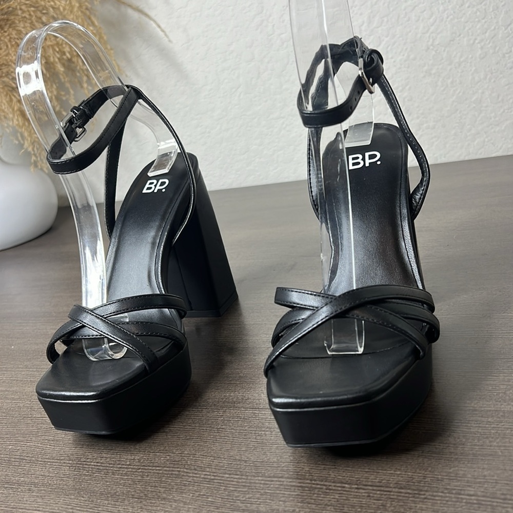 BP Tavey Black Strappy Leather Buckle Ankle Strap Heeled Sandal Womens Size 5M - Picture 3 of 8